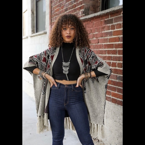 Poncho - Picture 1 of 6